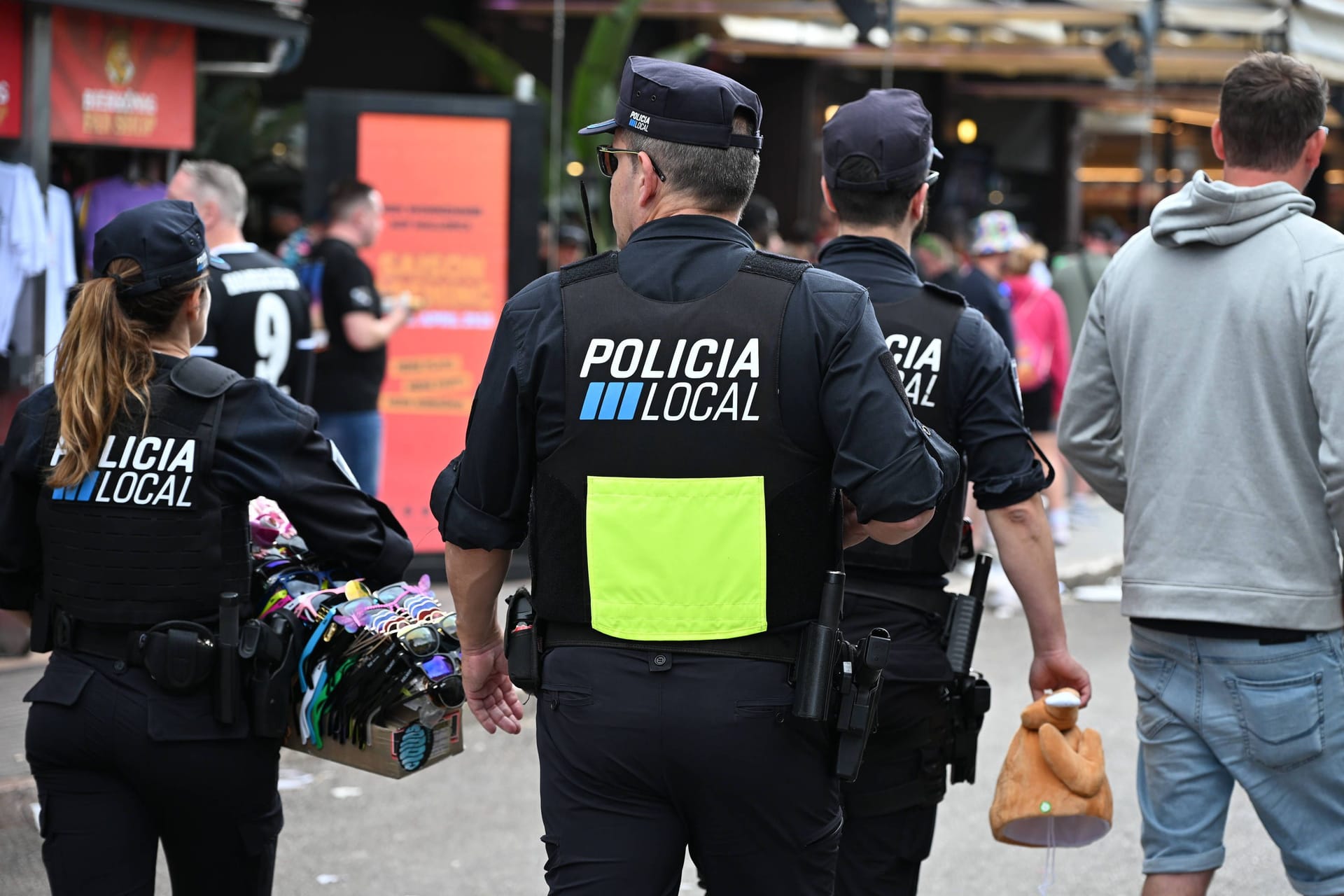 Die Polizei am Ballermann auf Mallorca (Archivbild): Eine junge Deutsche gab an, vergewaltigt worden zu sein.
