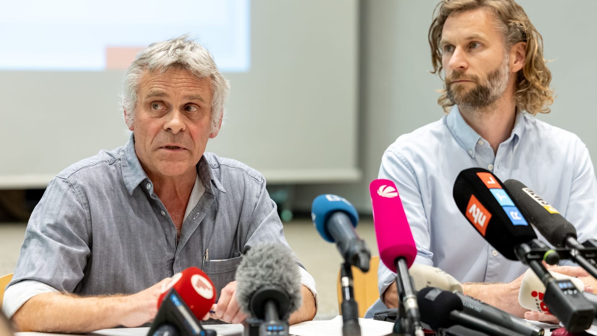 Dag Encke (links), Direktor des Nürnberger Tiergartens, und sein Stellvertreter Jörg Beckmann: Es soll konkrete Pläne gegeben haben, Menschen anzugreifen.
