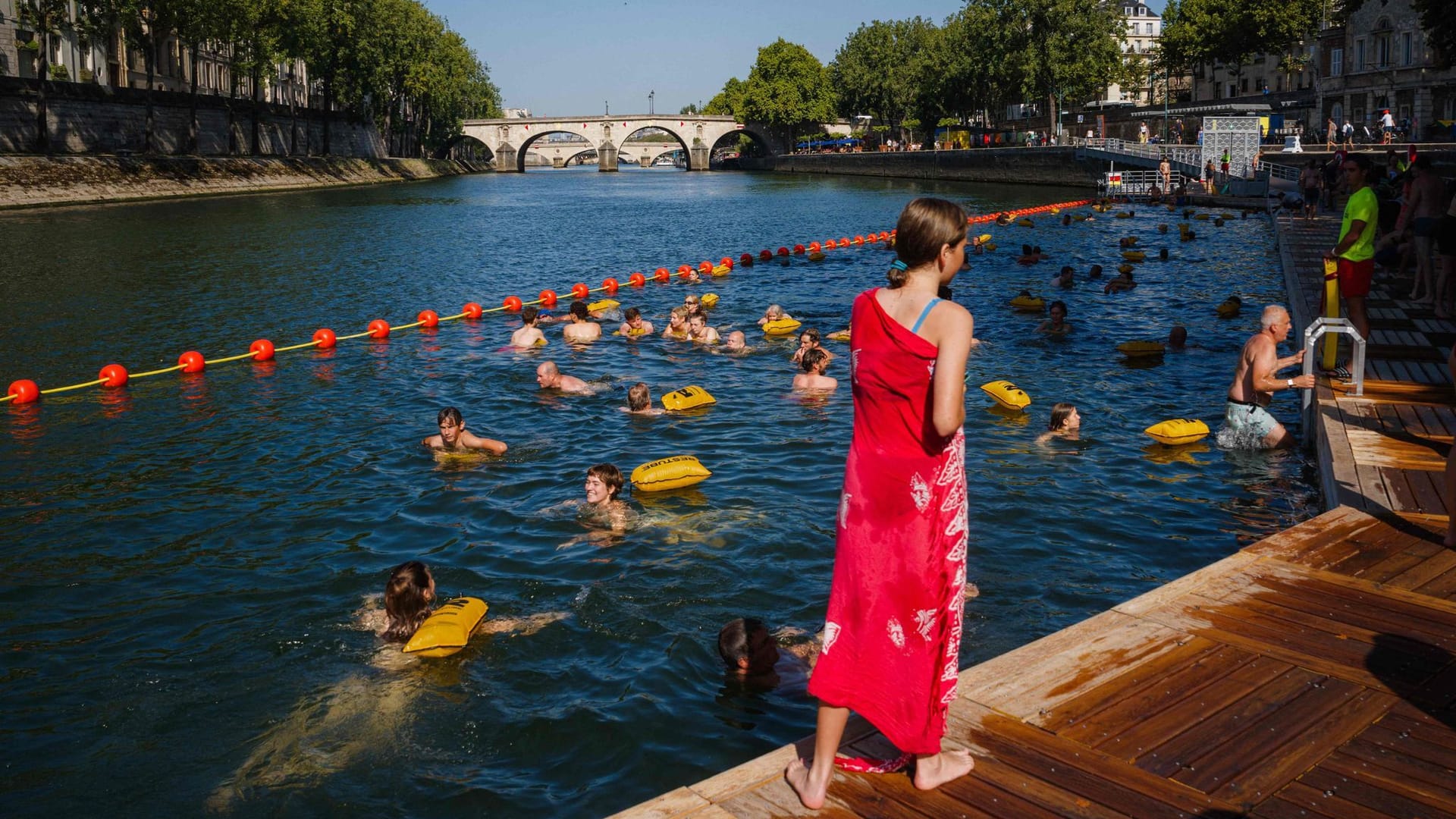 Freibäder in der Seine in Paris sind Riesenerfolg