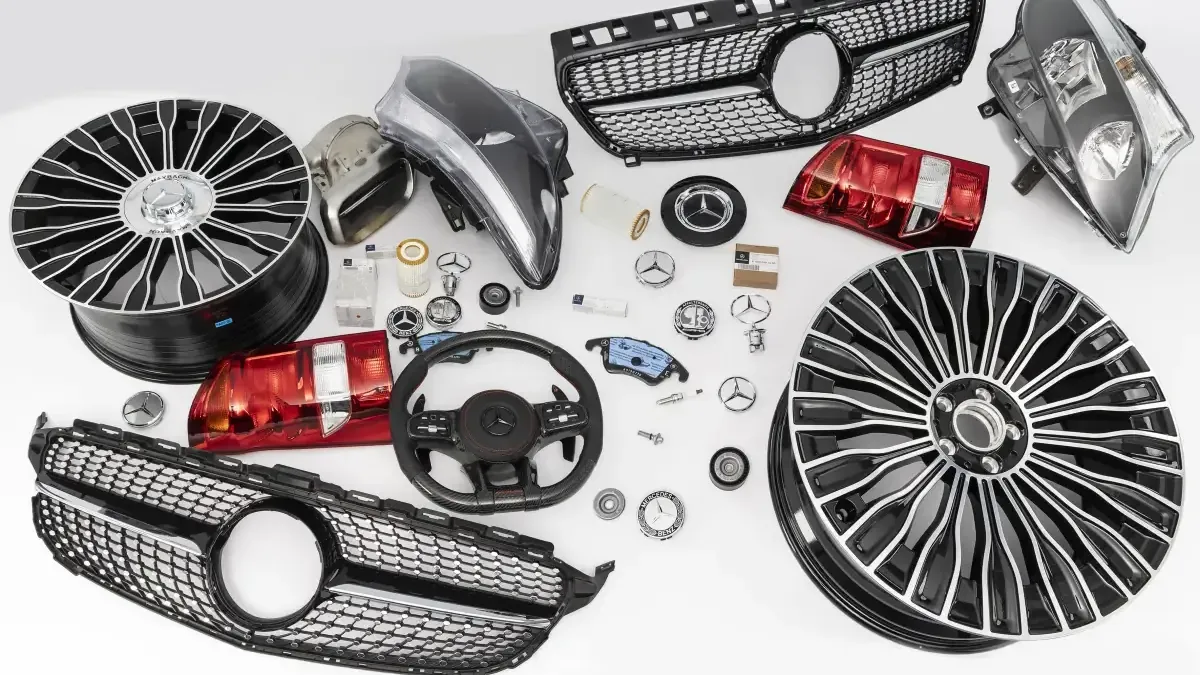 Viele Ersatzteile sehen aus wie Originalteile. Doch dieses Bild zeigt ausschließlich gefälschte Mercedes-Teile