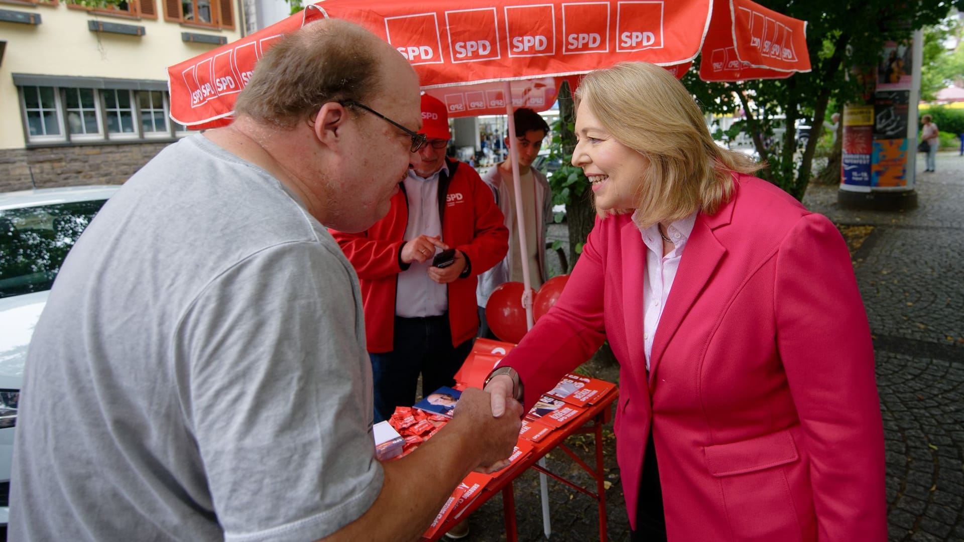 SPD-Chefin Bas beim Kommunalwahlkampf in Duisburg