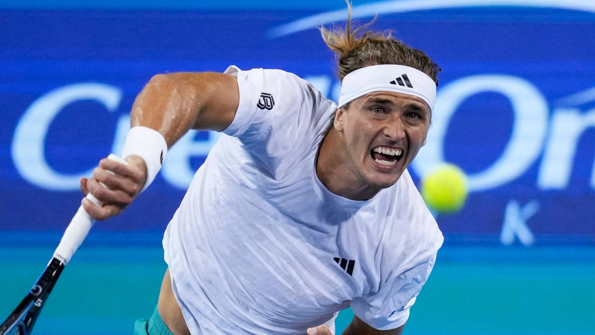 Alexander Zverev: Er trifft im Halbfinale nun auf Carlos Alcaraz. Alexander Zverev: Er trifft im Halbfinale nun auf Carlos Alcaraz.
