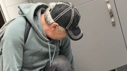 Mit diesem Foto sucht die Polizei Essen nach dem unbekannten Täter: Wer kann Hinweise zu seiner Identität geben?