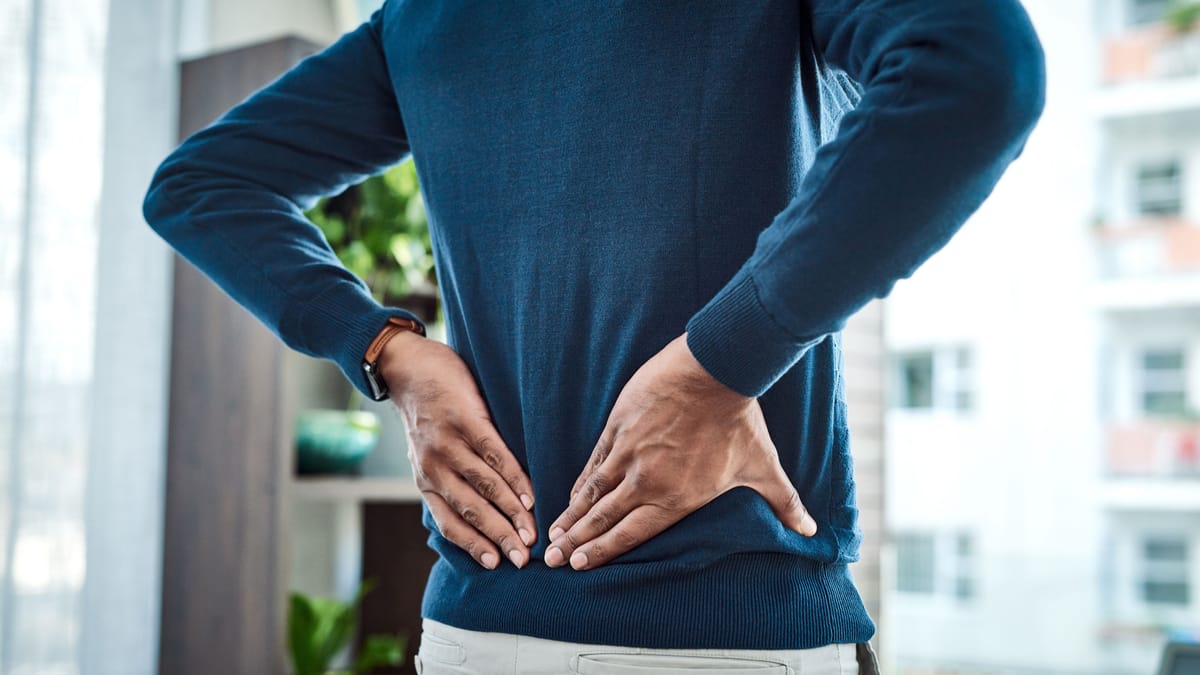 Spondylarthrose – wie sie sich bemerkbar macht und was hilft