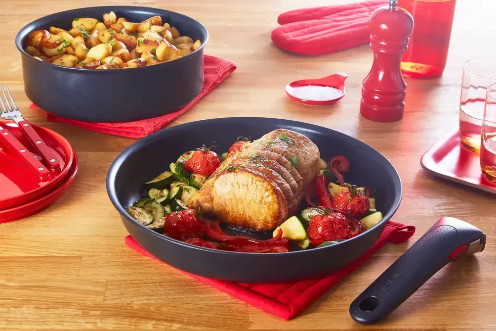 Pfannen ohne Henkel sind auch ideal für den Backofen geeignet. Pfannen ohne Henkel sind auch ideal für den Backofen geeignet.
