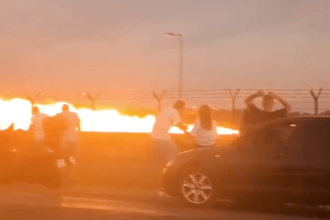 Ein Screenshot eines Videos, das die F-16 bei der missglückten Landung zeigen soll.