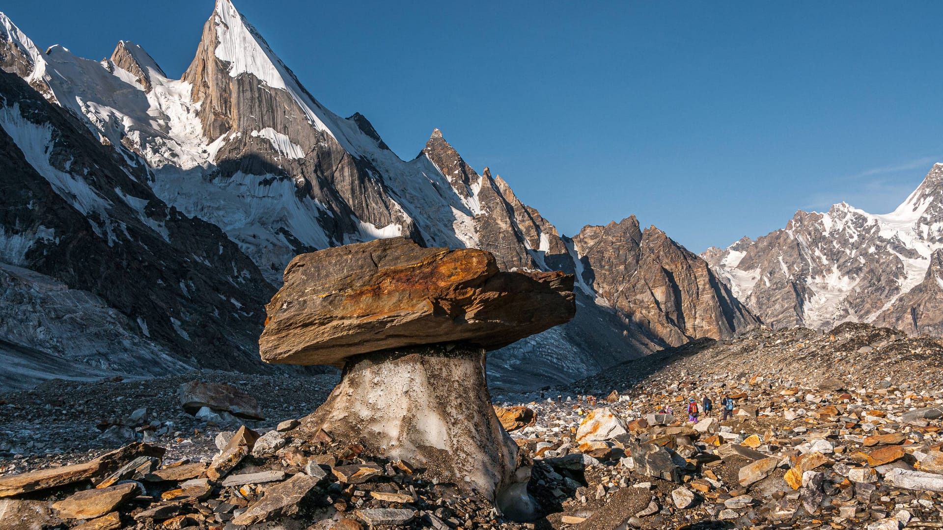 Ein Gletscher in Pakistan (Symbolbild): Nach 28 Jahren konnte die Leiche eines Mannes geborgen werden.
