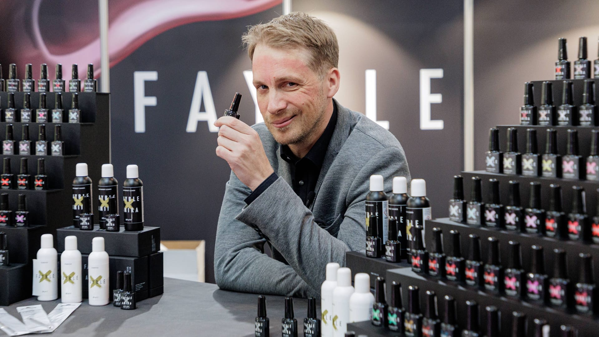 Oliver Pocher hat in das Unternehmen Fayble investiert. Er verkauft jetzt auch Raumdüfte und UV-Nagellack.