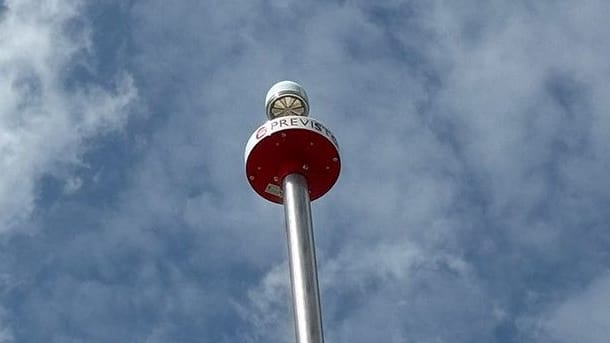 Einer von drei neuen Feldmühlensensoren am Flughafen: Die Geräte messen die elektrische Feldstärke in der Atmosphäre.
