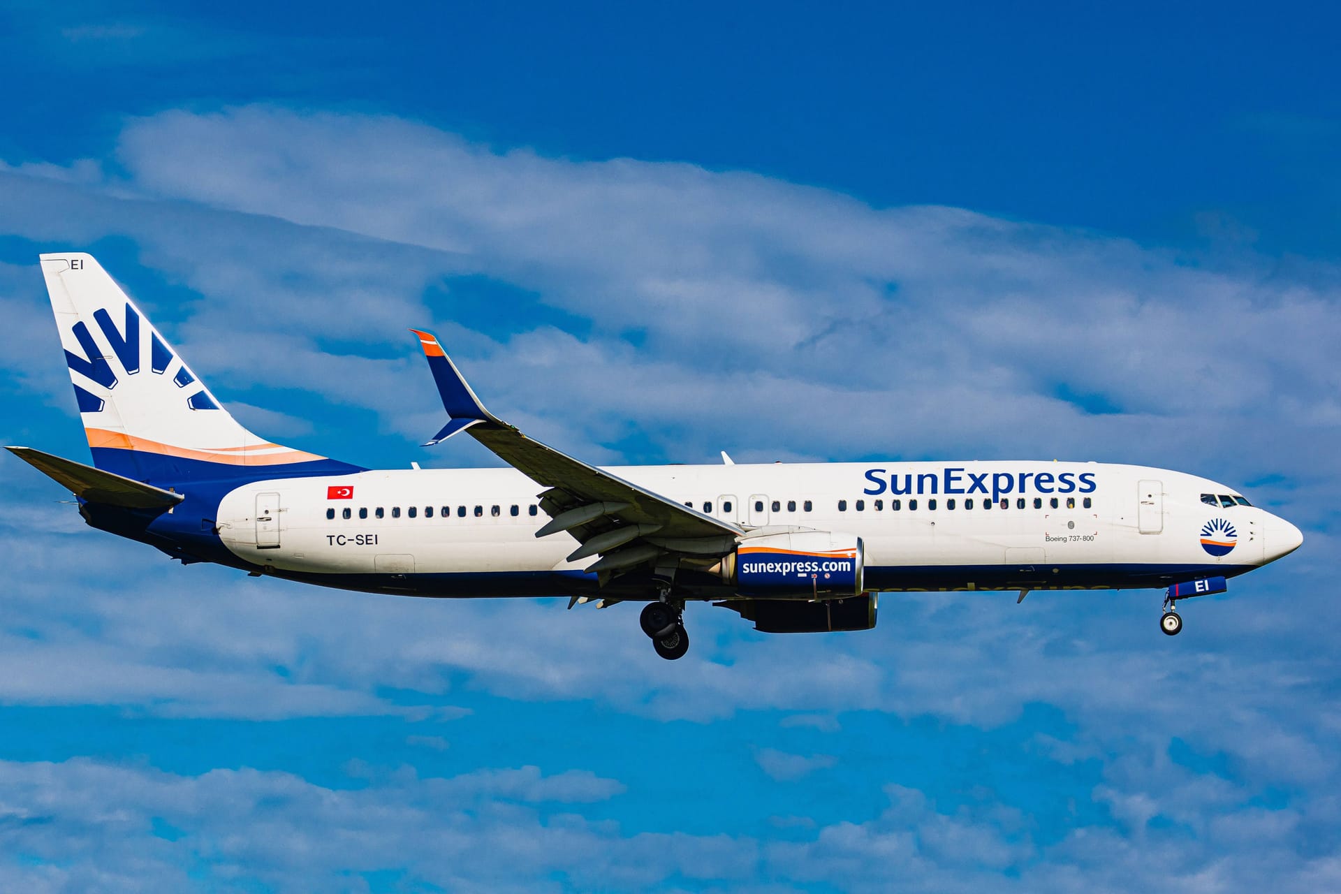 SunExpress-Maschine (Symbolbild): Ein Flug von Antalya nach Köln/Bonn musste wegen eines Notfalls in Wien landen.