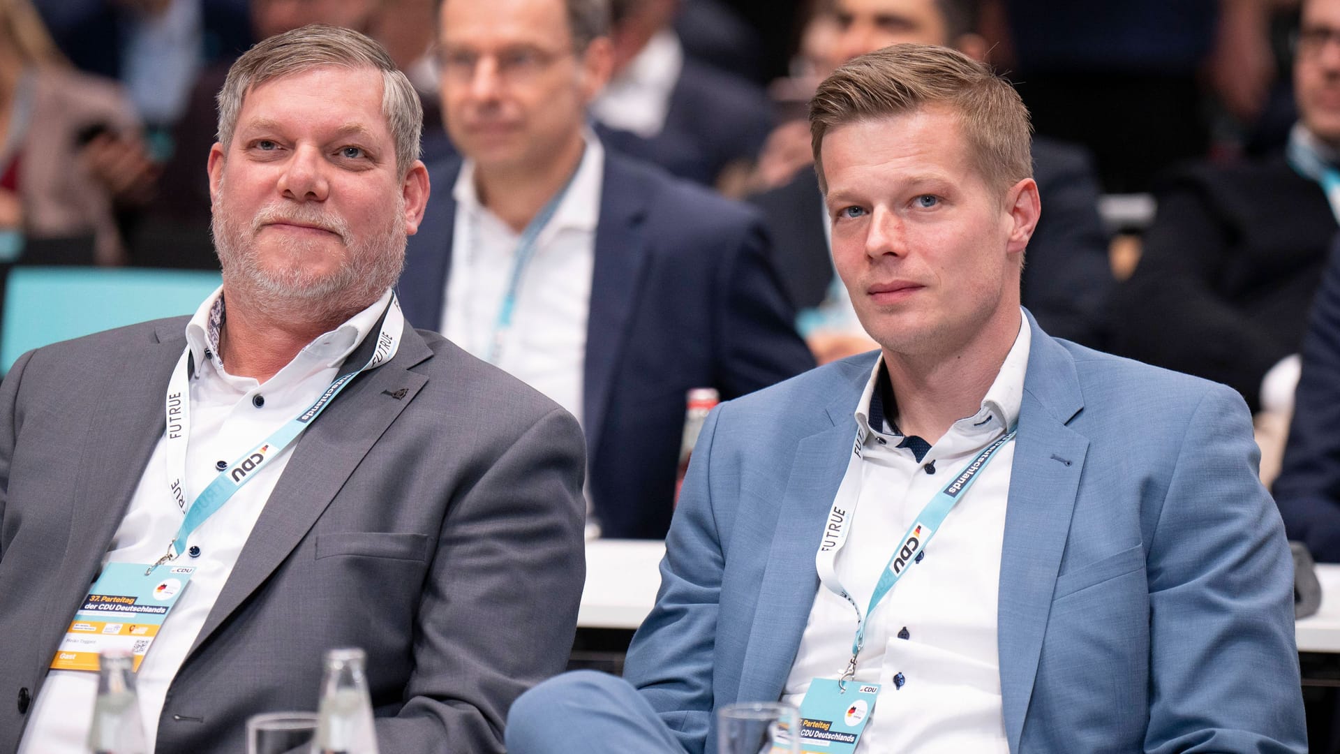 Manuel Ostermann (rechts) zusammen Heiko Teggatz (links) auf dem CDU-Parteitag (Archivbild).
