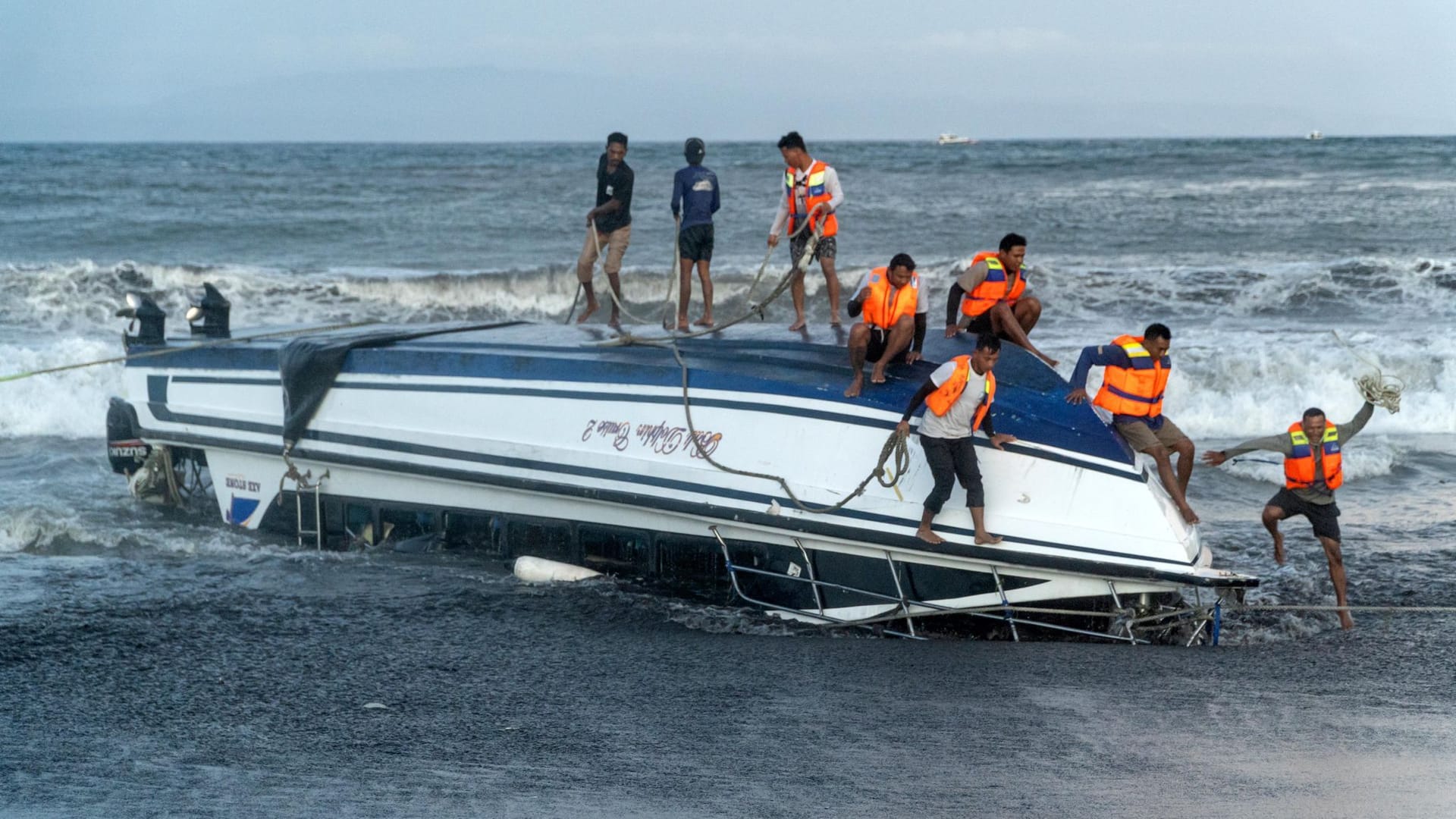 Touristen bei Bootsunglück vor Bali getötet