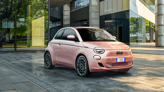 Leasing-Angebot: Bei 9Drive sichern Sie sich den Fiat 500 Elektro MY25 Long Range für nur 149 Euro im Monat.