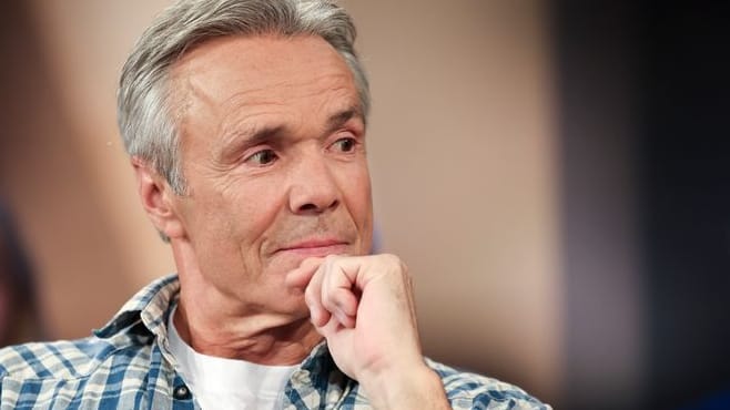 Hannes Jaenicke: Der Schauspieler spricht über seine Finanzen. Hannes Jaenicke: Der Schauspieler spricht über seine Finanzen.