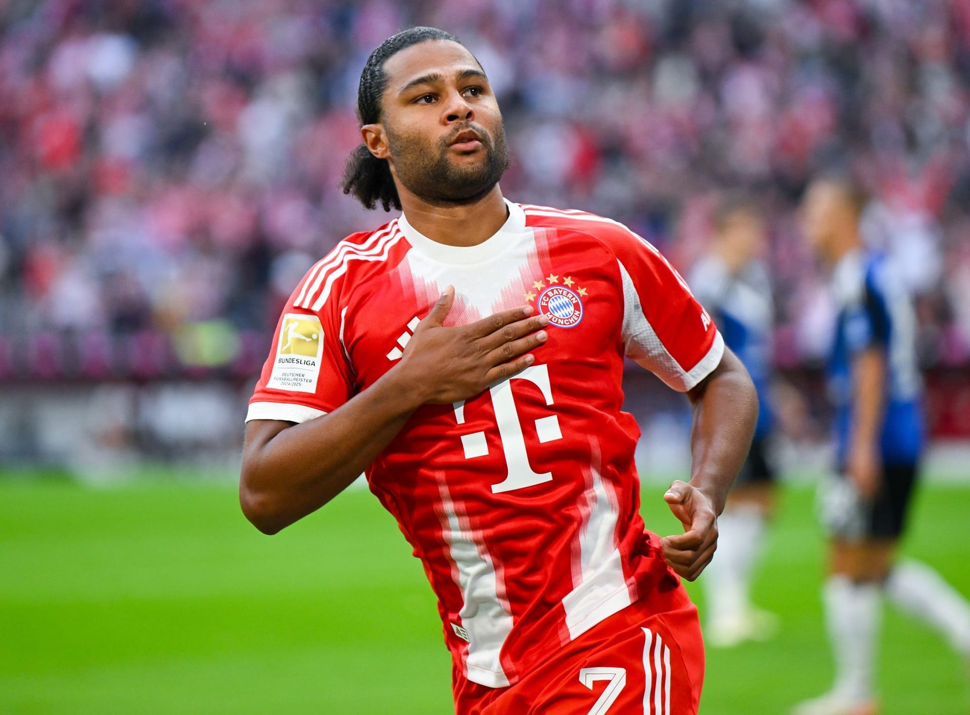 Serge Gnabry (bis 45.): Traf aus spitzem Winkel traumhaft in den Winkel (3.). Holte den Handlefmeter raus. Präsentiert sich weiter in starker Verfassung. Note 2