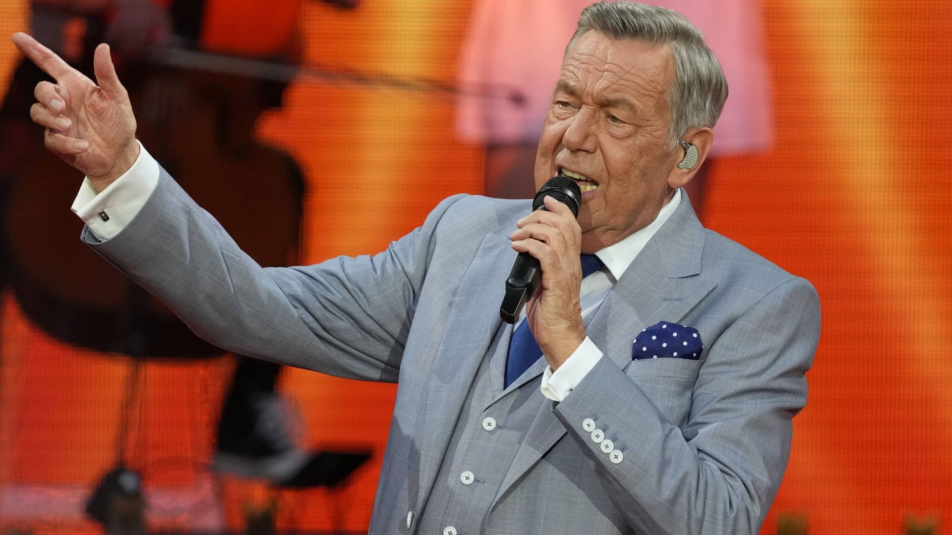 Roland Kaiser bei einem Konzert (Archivbild): Kommendes Jahr spielt er Konzerte in der Berliner Waldbüne. Roland Kaiser bei einem Konzert (Archivbild): Kommendes Jahr spielt er Konzerte in der Berliner Waldbüne.