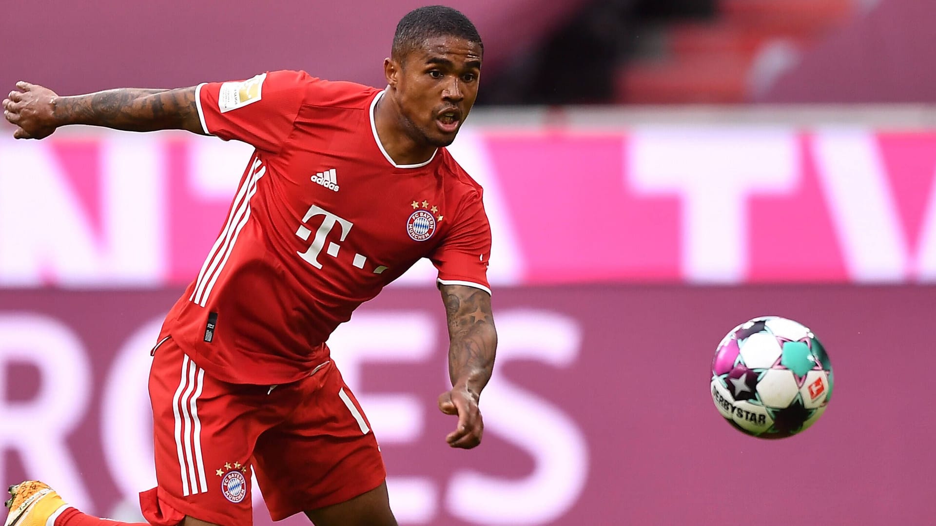 Douglas Costa: Der Ex-Bayern-Star ist mittlerweile in Konflikt mit dem Gesetz geraten. Douglas Costa: Der Ex-Bayern-Star ist mittlerweile in Konflikt mit dem Gesetz geraten.