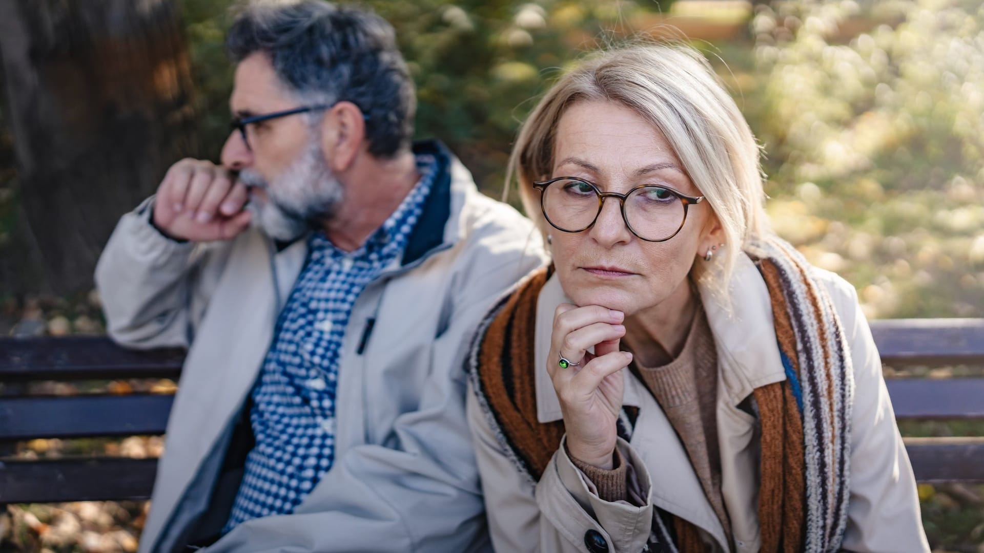 Älteres Paar hat sich zerstritten (Symbolbild): Bei einer Scheidung werden nicht immer alle Rentenansprüche ausgeglichen. Älteres Paar hat sich zerstritten (Symbolbild): Bei einer Scheidung werden nicht immer alle Rentenansprüche ausgeglichen.