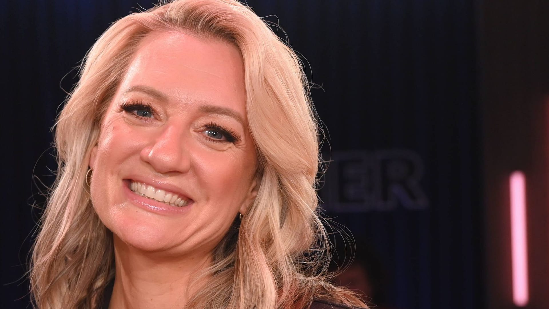 Juliette Schoppmann: Die Sängerin liegt aktuell im Krankenhaus.