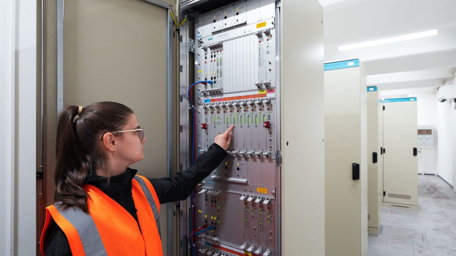 Besuch des alten und neuen U-Bahn-Stellwerks Alexanderplatz