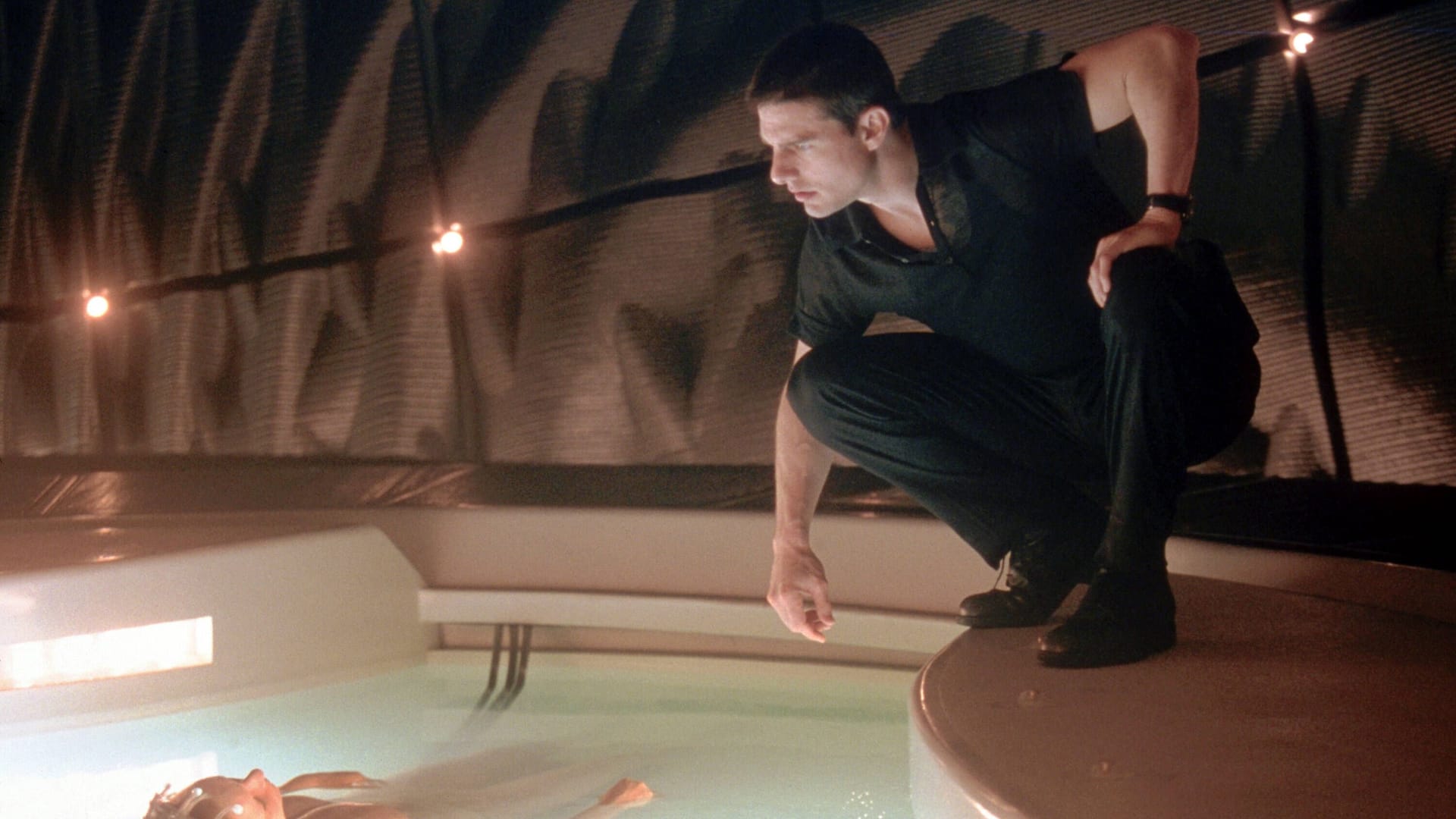 Tom Cruise in einem Szenenbild aus dem Film "Minority Report" Tom Cruise in einem Szenenbild aus dem Film "Minority Report"