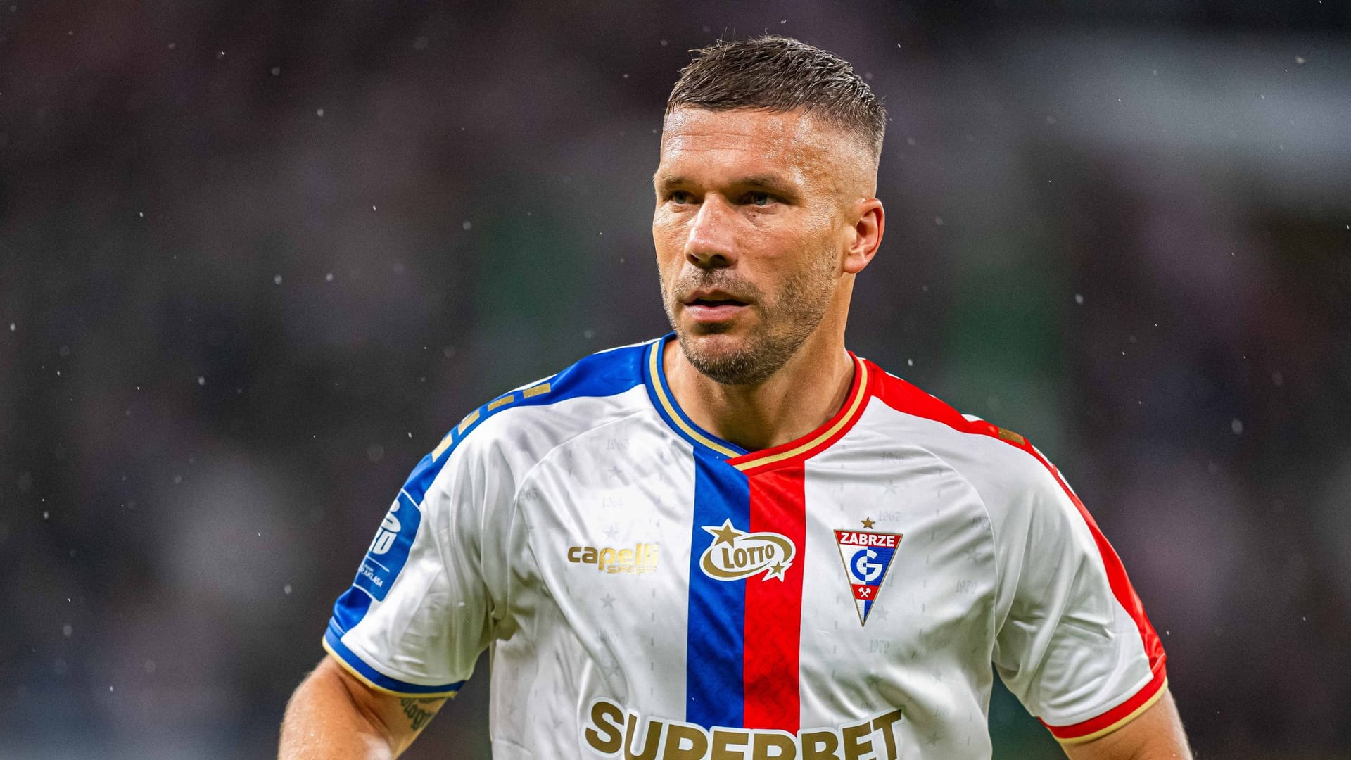 Lukas Podolski spielt seit 2021 in Polen.