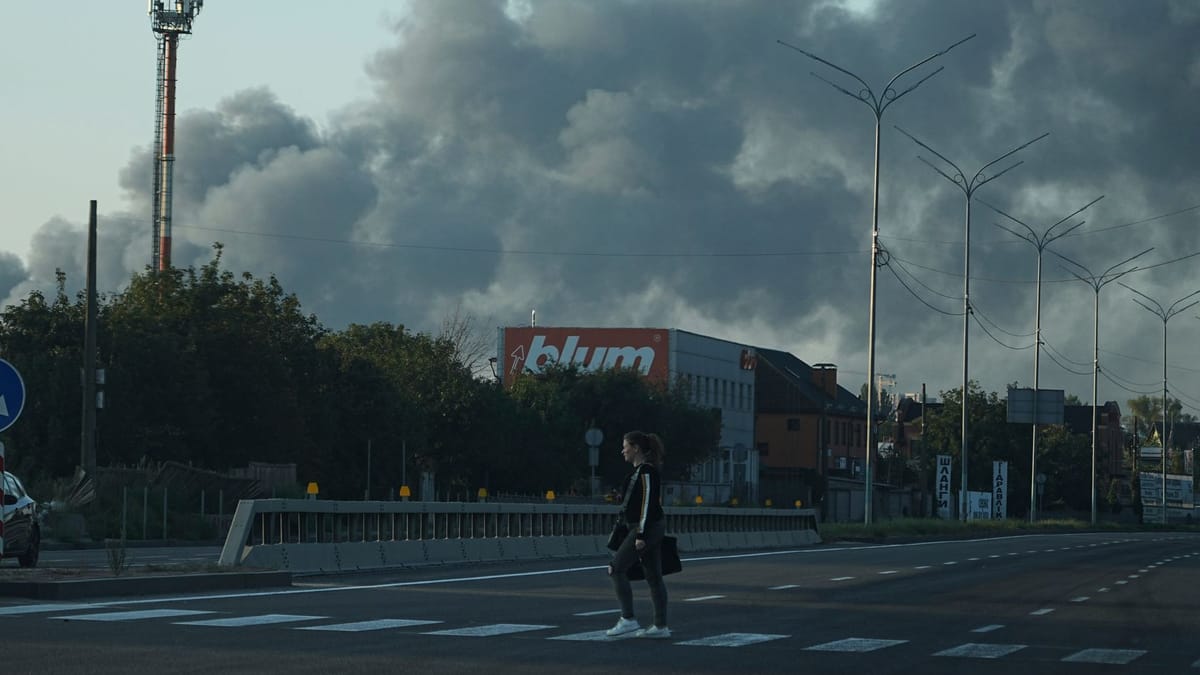 Ukraine-Krieg: Russisches Geschoss trifft Polens Botschaft in Kiew