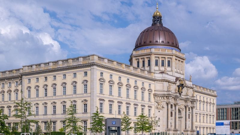 urn:newsml:dpa.com:20090101:250914-935-830904