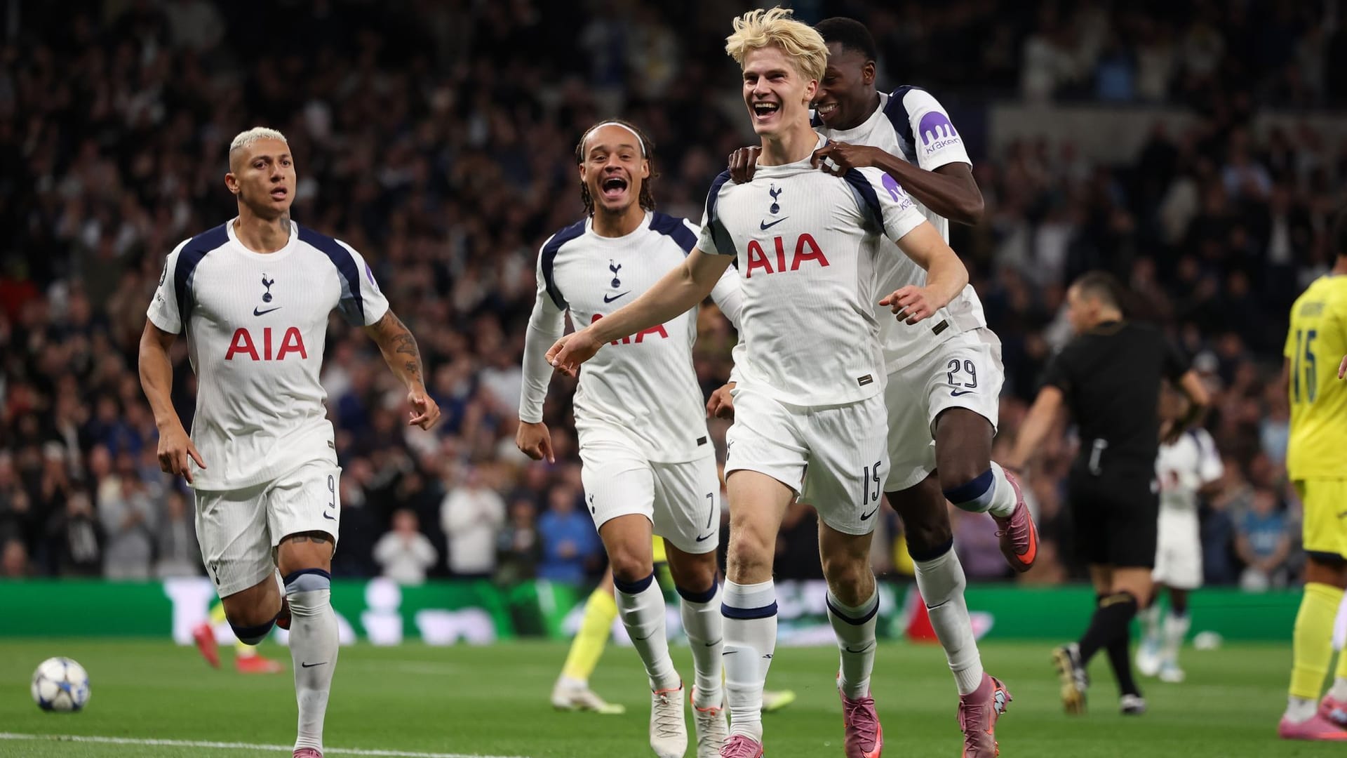 Tottenham Hotspur - FC Villarreal Tottenham Hotspur - FC Villarreal