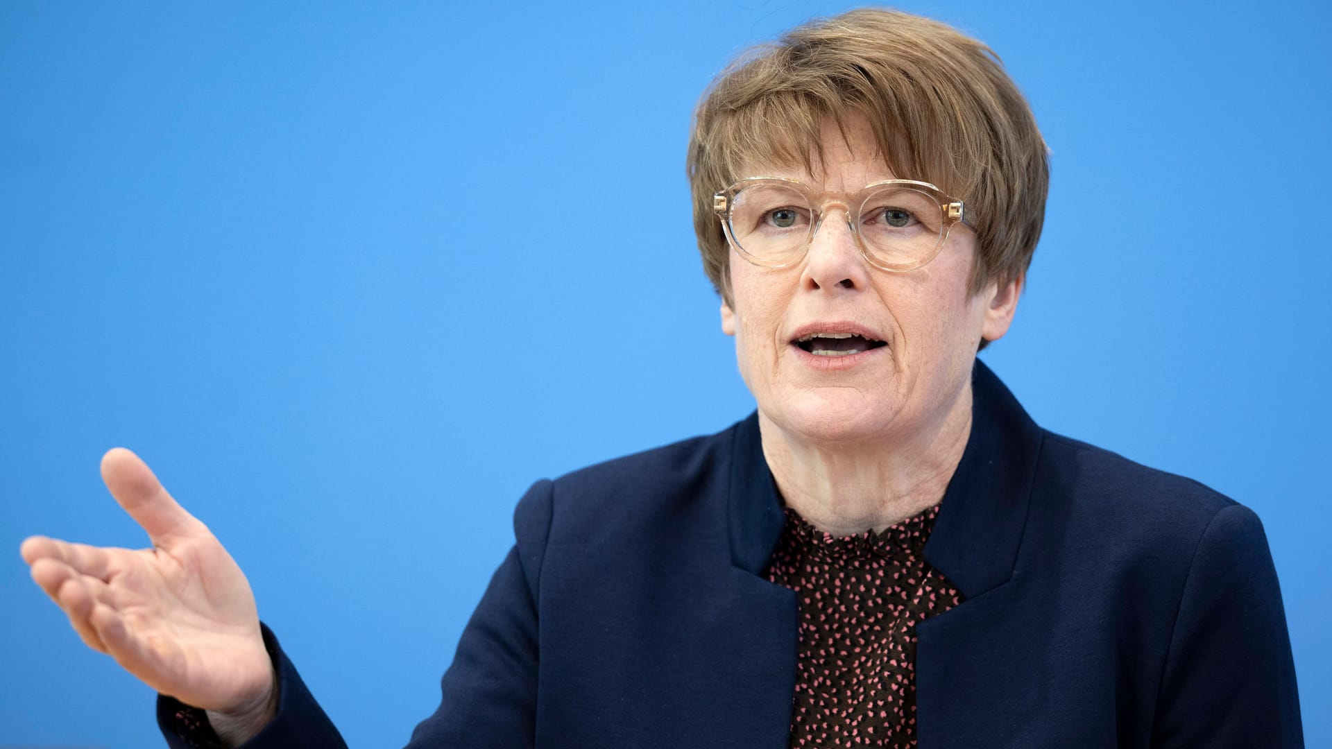 Die Ökonomin Veronika Grimm bei der Vorstellung des Jahresgutachtens der Wirtschaftsweisen in Berlin.