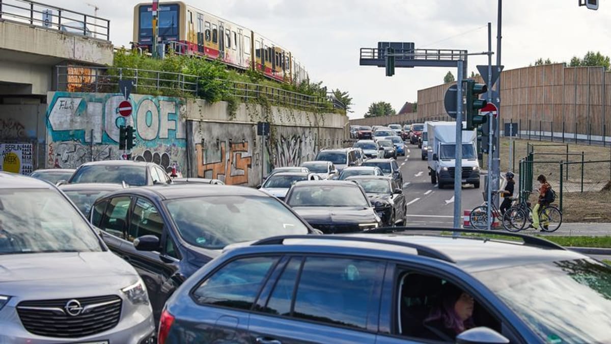 Gradbena dela na mostu Elsenbrücke v Berlinu se podaljšujejo do prihodnjega leta