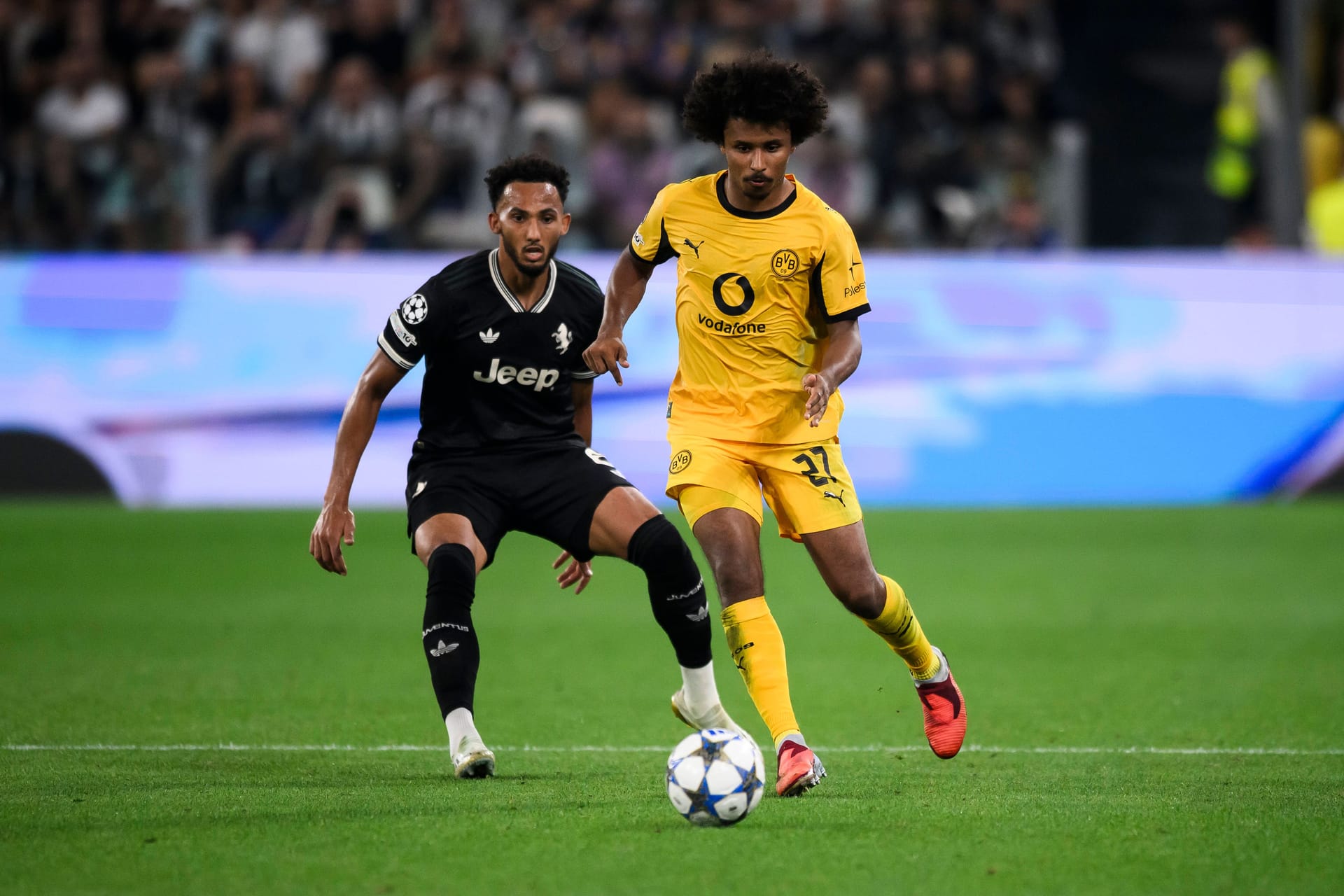 Karim Adeyemi: Aktivposten in der Dortmunder Offensive, rieb sich auf. Verzog nach Guirassy-Ablage komplett (37.), setzte in der Folge die Juve-Verteidiger immer wieder unter Druck. Traf dann zur nicht unverdienten BVB-Führung technisch anspruchsvoll (53.), spitzelte vor dem 2:1 umsichtig zu Nmecha (65.). Note 2