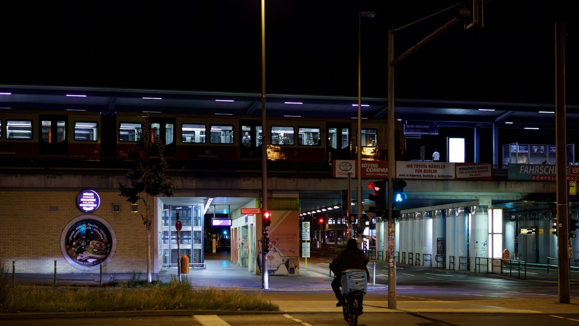 Berlins Südosten hat wieder Strom Berlins Südosten hat wieder Strom