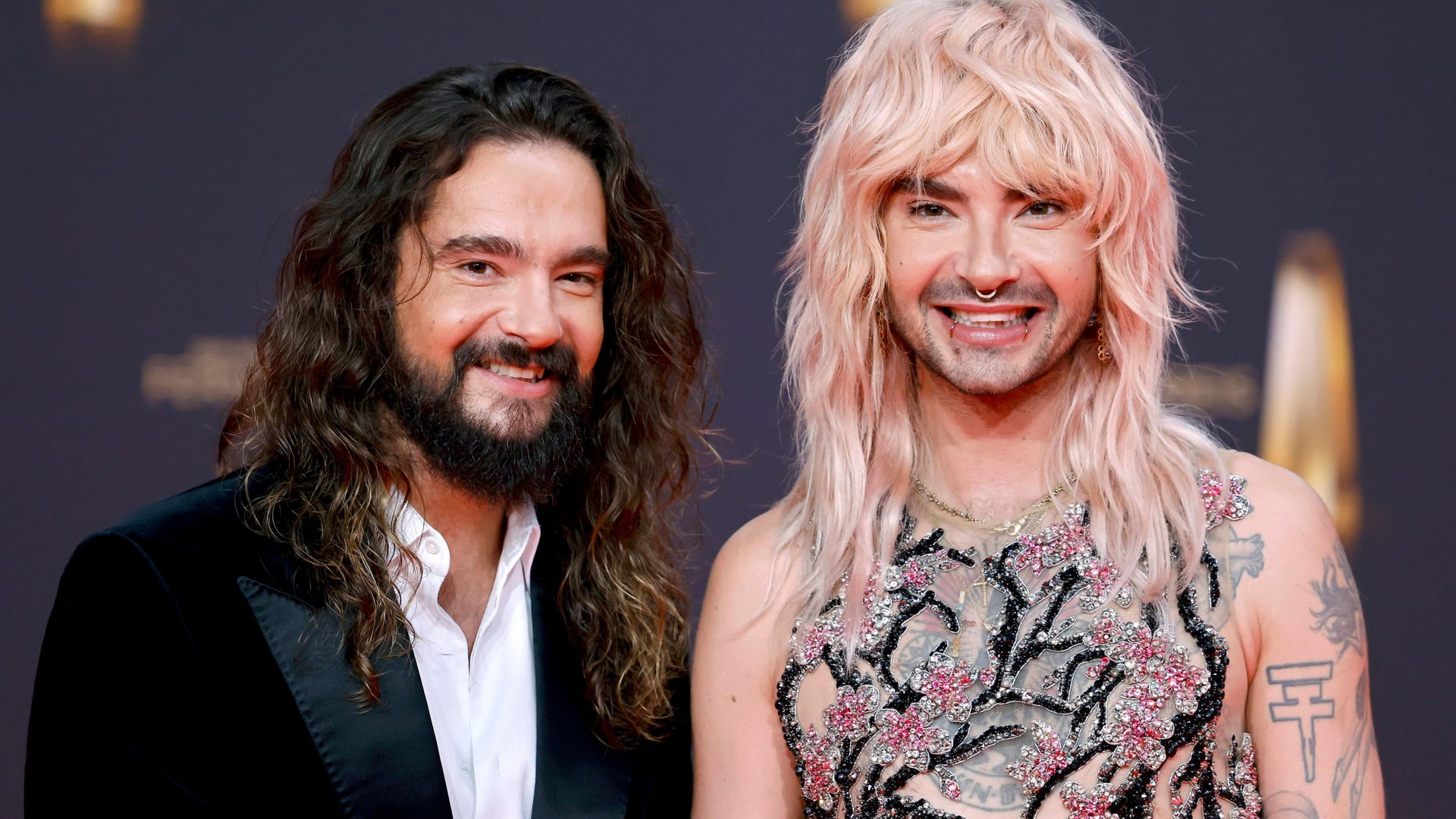 Musiker Tom Kaulitz und Sänger Bill Kaulitz bei einem Auftritt in den MMC-Studios in Ossendorf (Archivfoto): Die beiden mögen den kölschen Dialekt.