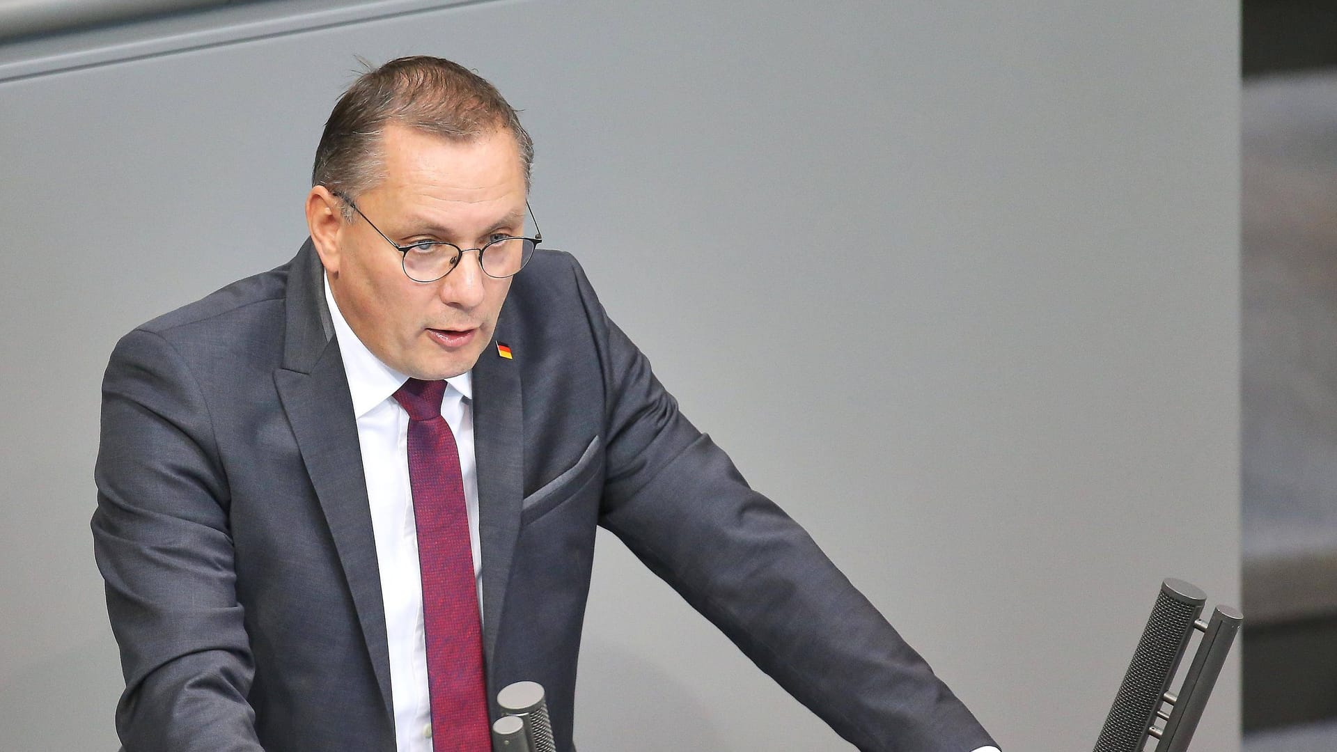 AfD-Chef Tino Chrupalla: Auch er debattierte, ohne ausfällig zu werden. AfD-Chef Tino Chrupalla: Auch er debattierte, ohne ausfällig zu werden.