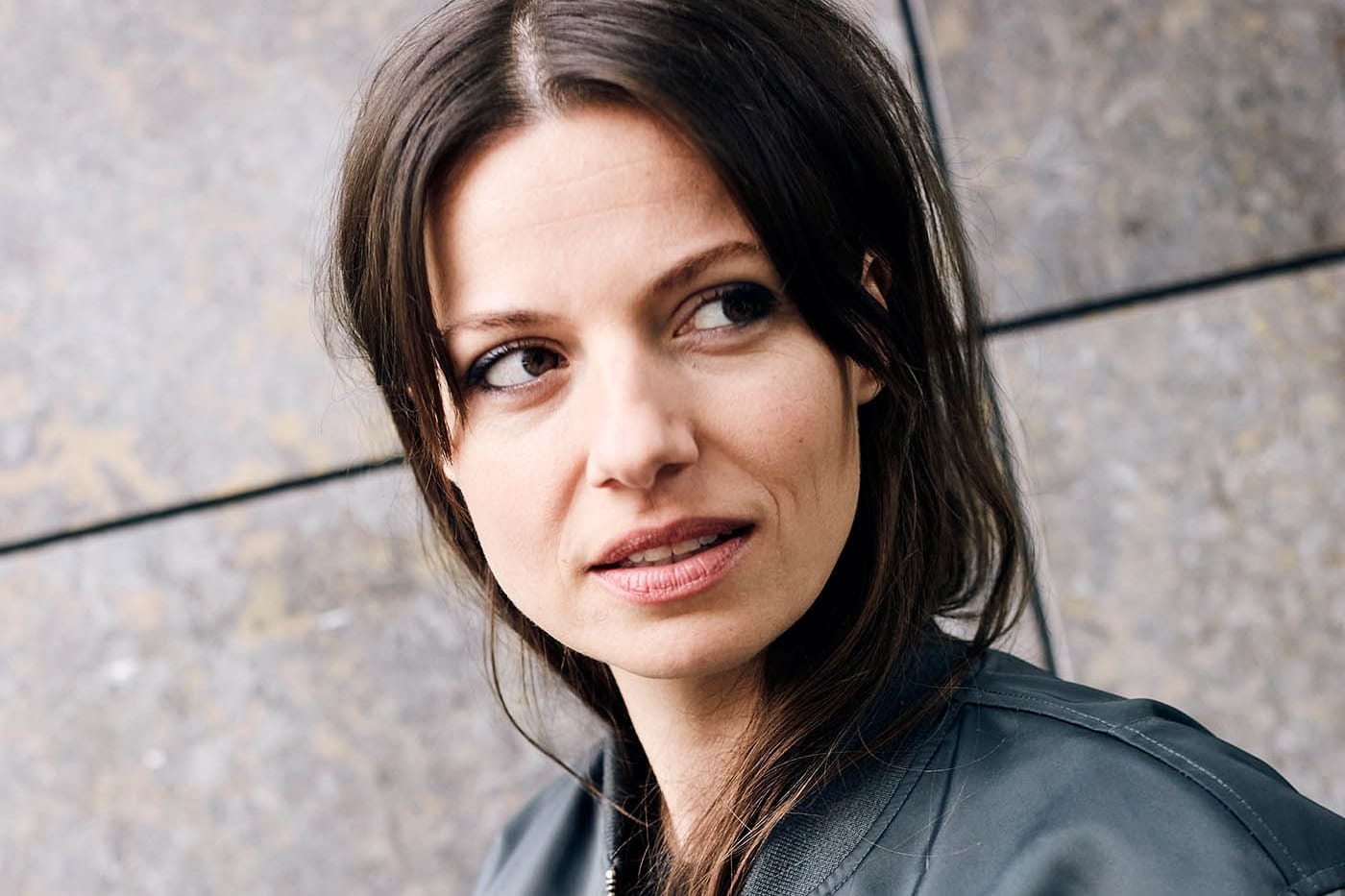 Julia Hartmann wuchs in Ost-Berlin auf. Julia Hartmann wuchs in Ost-Berlin auf.