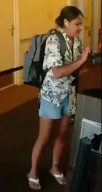 Die 47-jährige Jessica Collins wurde vor ihrem Verschwinden von einer Überwachungskamera an Bord des Schiffs gefilmt. Die 47-jährige Jessica Collins wurde vor ihrem Verschwinden von einer Überwachungskamera an Bord des Schiffs gefilmt.