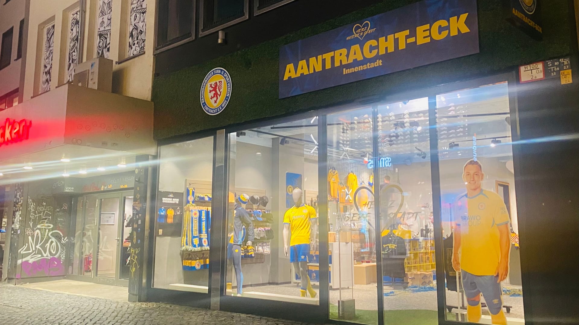 Neuer Shop: Eintracht eröffnet diesen am 22. September. Neuer Shop: Eintracht eröffnet diesen am 22. September.