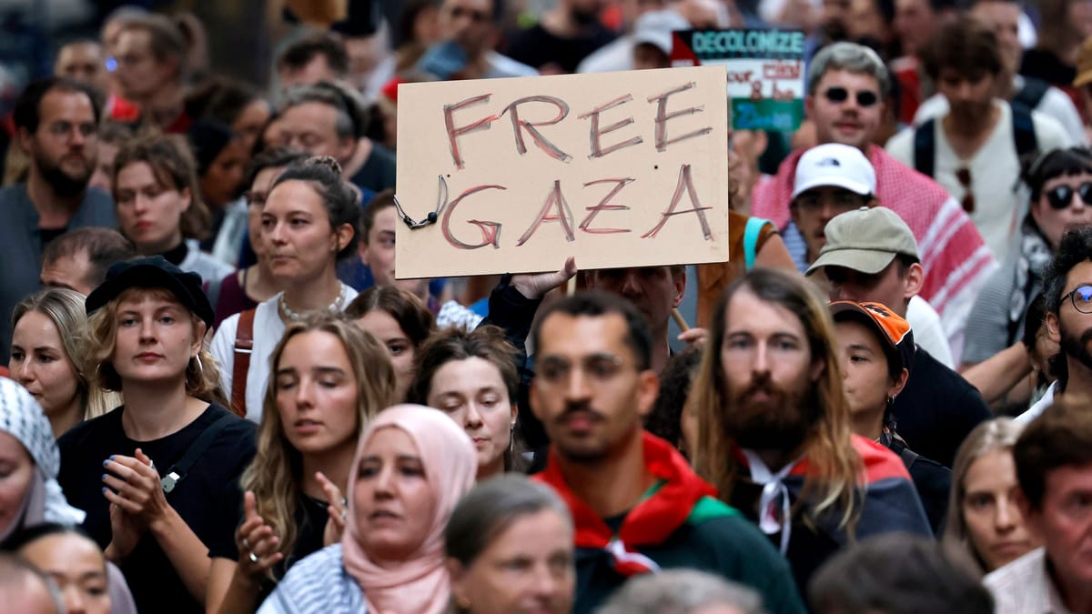 Nordische Fans beleidigen pro-palästinensische Demonstranten