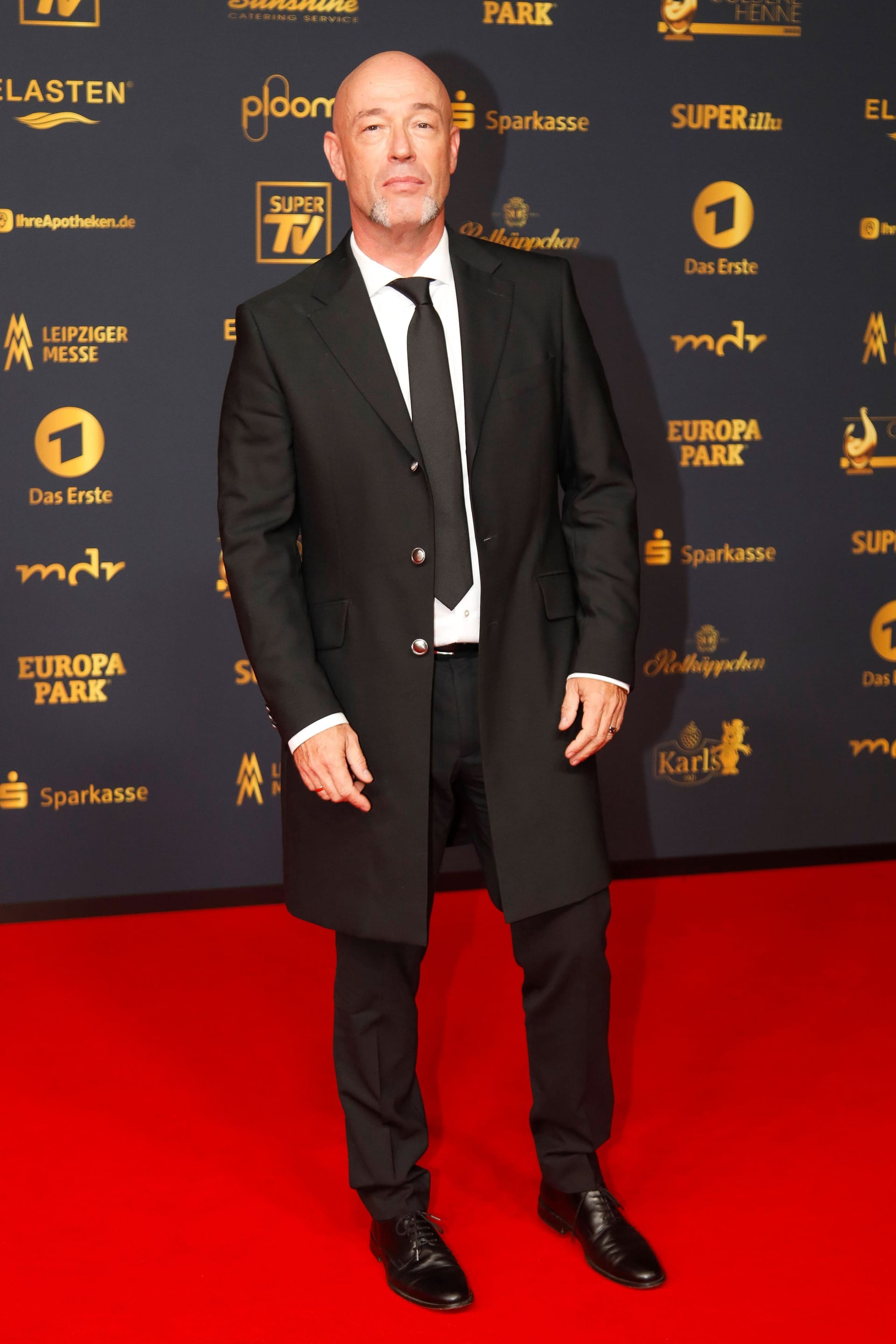 Der Graf von Unheiig: Der Sänger kam mit Frack. Der Graf von Unheiig: Der Sänger kam mit Frack.