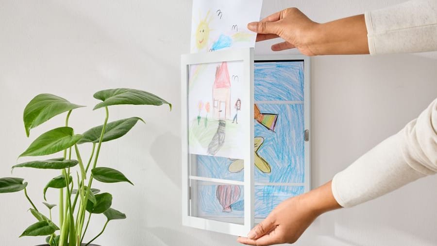 Aufklappbarer Bilderrahmen: Jetzt bei Tchibo erhältlich. Aufklappbarer Bilderrahmen: Jetzt bei Tchibo erhältlich.