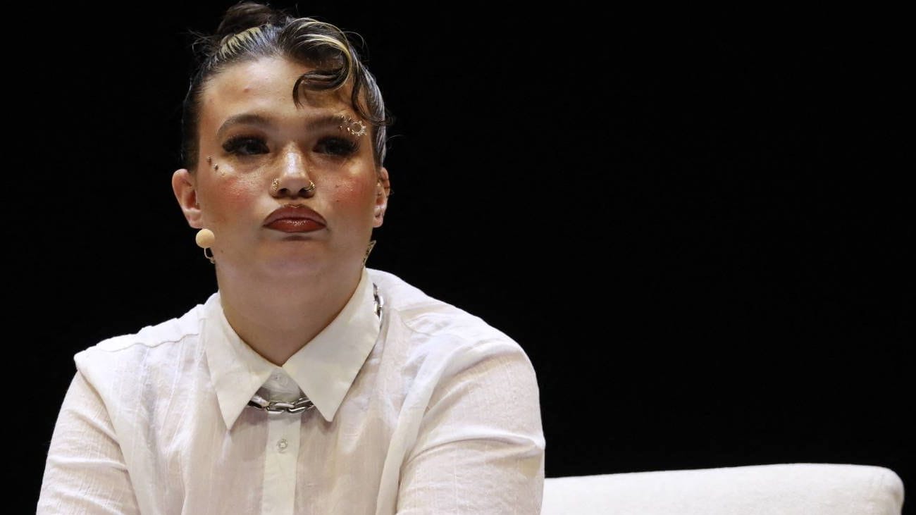 Lola Young: Fans sind besorgt um die Musikerin.