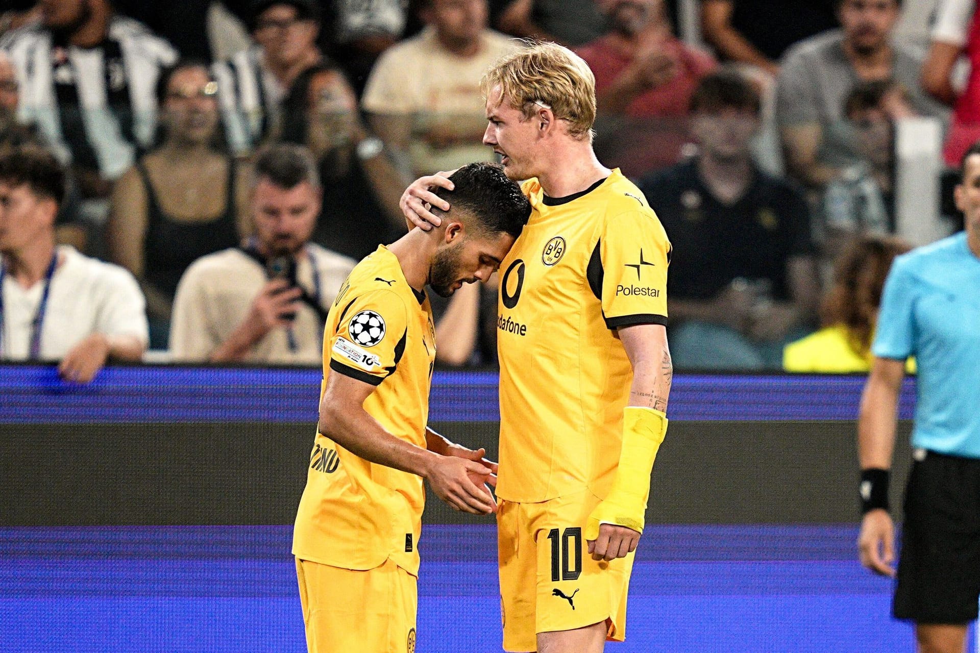 4:4 nach 4:2 – für den BVB endet der Champions-League-Auftakt mit einer Enttäuschung. Dabei können sich einige BVB-Stars auszeichnen – drei andere dagegen stehen neben sich. Die Einzelkritik.