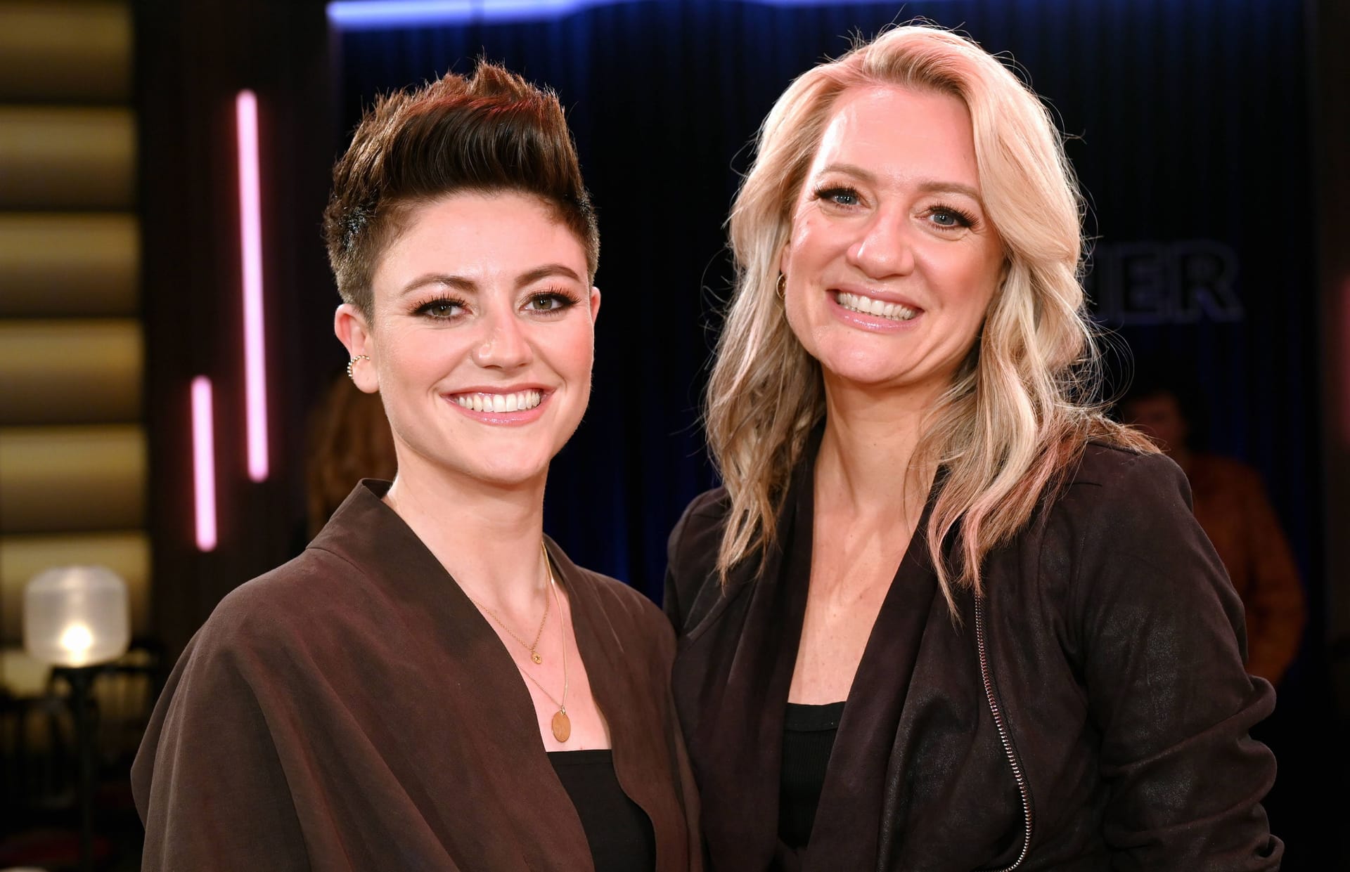 Comedienne Tahnee und Sängerin Juliette Schoppmann: Die beiden sind seit Anfang 2023 ein Paar.