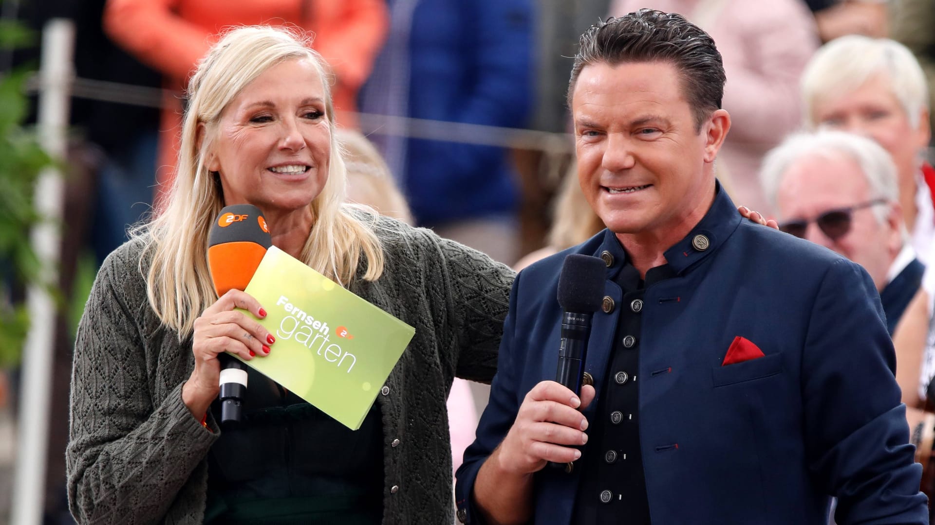 Andrea Kiewel und Stefan Mross: Der ARD-Star trat am Sonntag im "Fernsehgarten" auf. Andrea Kiewel und Stefan Mross: Der ARD-Star trat am Sonntag im "Fernsehgarten" auf.