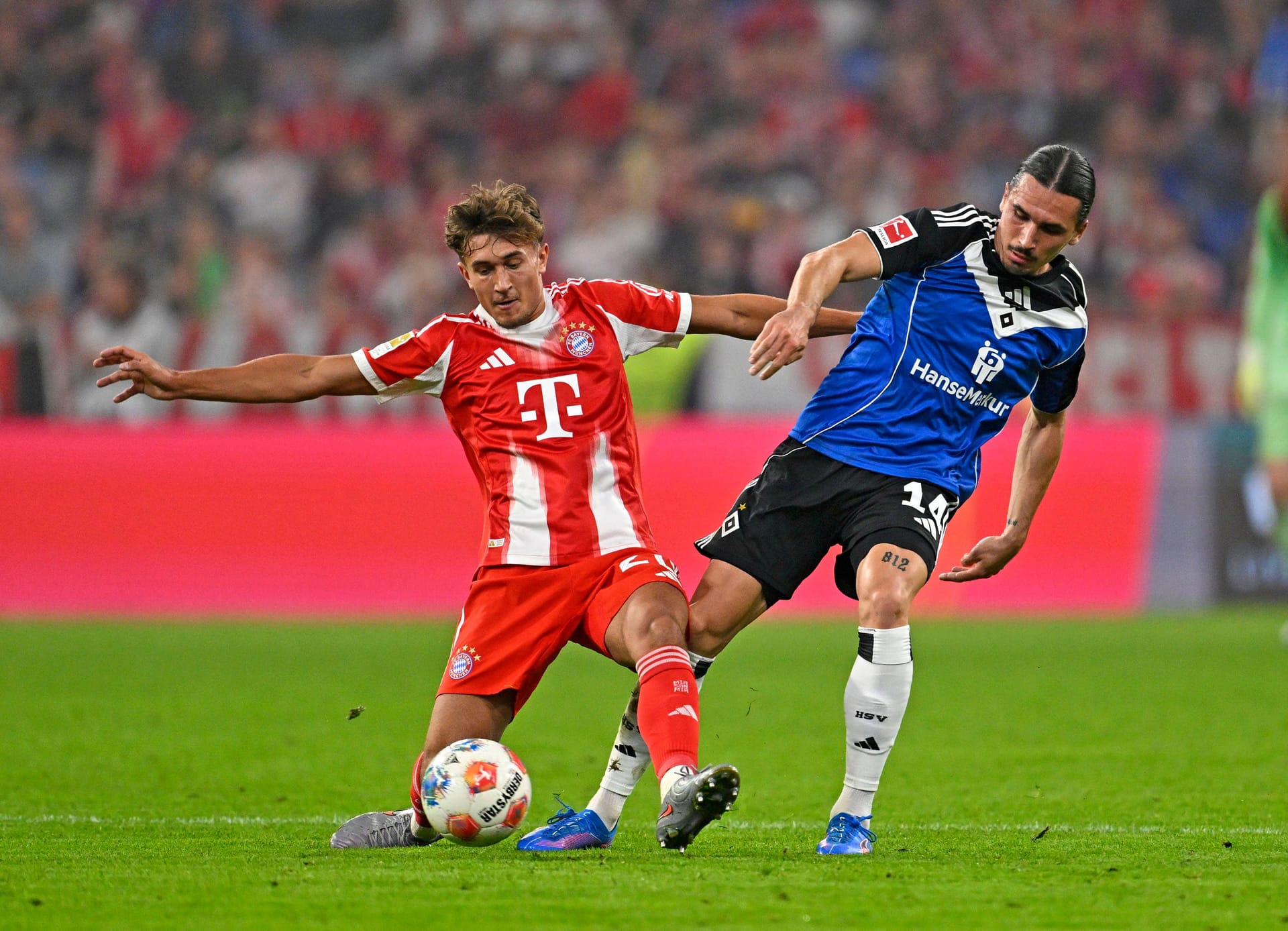 Lennart Karl (ab 64.): Kam für Kane rein. Spielte frech und hatte direkt wieder ein, zwei gelungene Dribblingaktionen. Schoss deutlich drüber (85.). Note 3