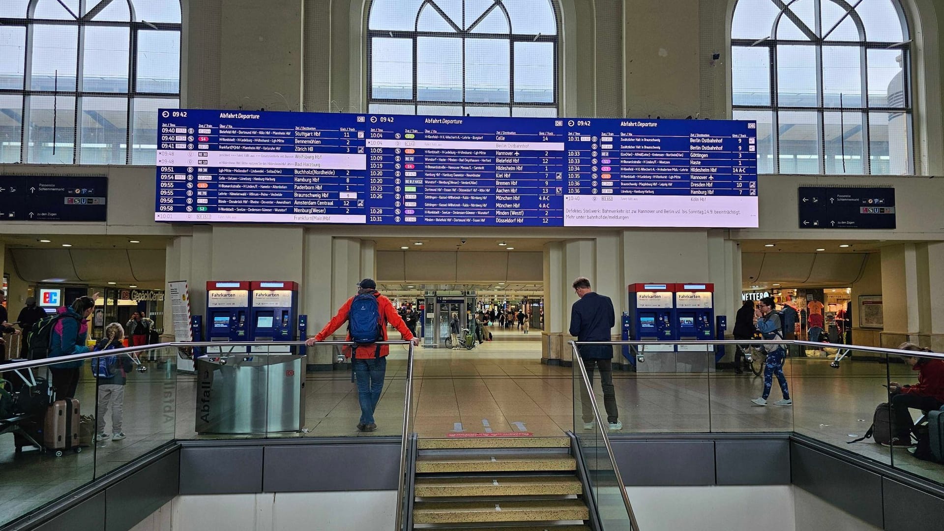 Bahnhof Hannover - Zugstrecke Hannover-Berlin beeinträchtigt