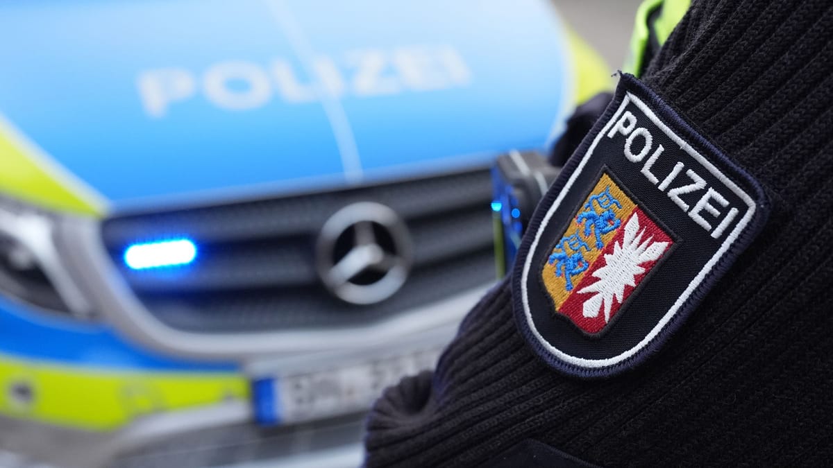 Kreis Segeberg: Streit eskaliert – Unbekannter sticht Jugendlichem in Bauch
