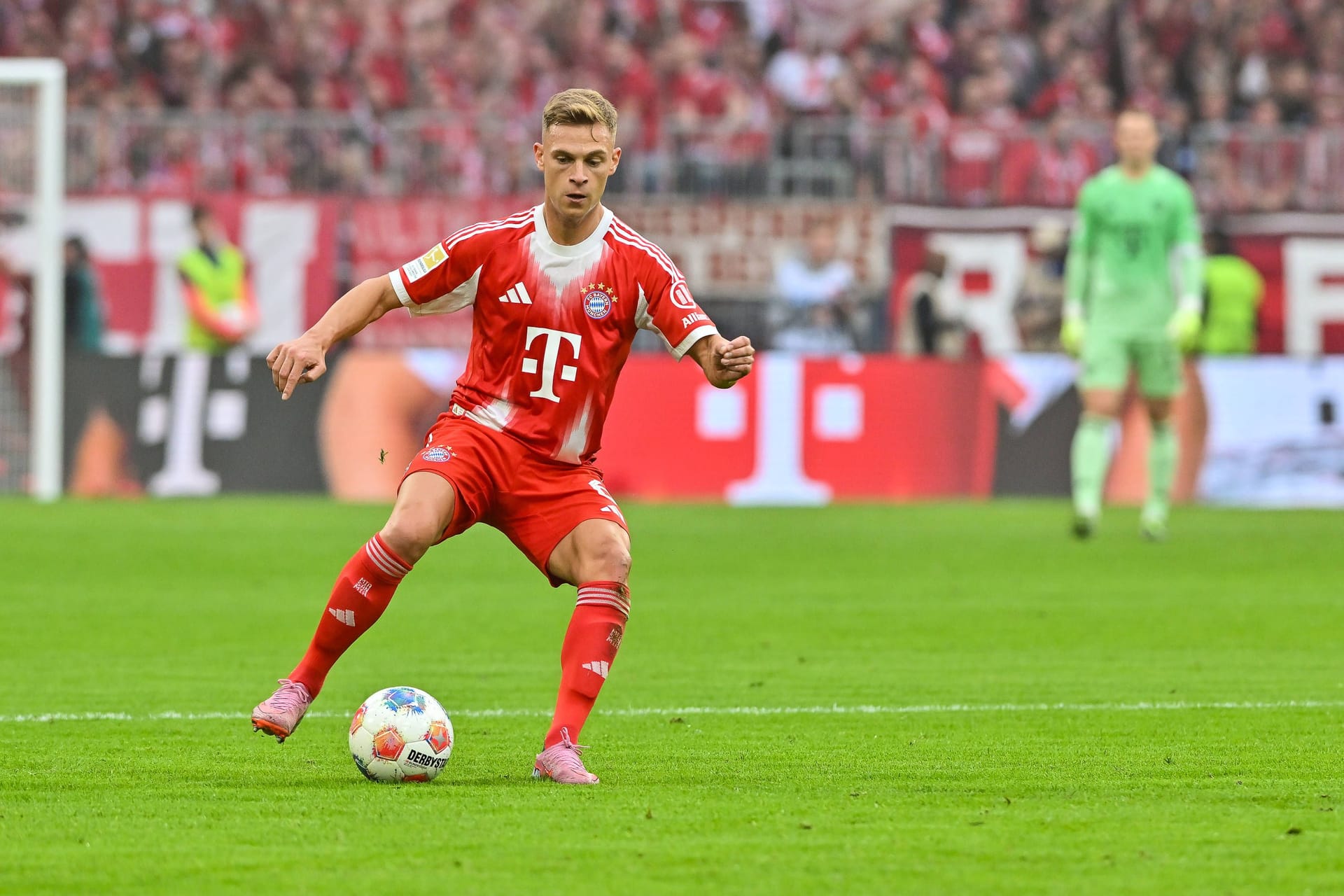 Joshua Kimmich: Führte den Freistoß gedankenschnell aus und lieferte Díaz so die Vorlage zum 4:0. Hatte das Spiel komplett im Griff. Note 2