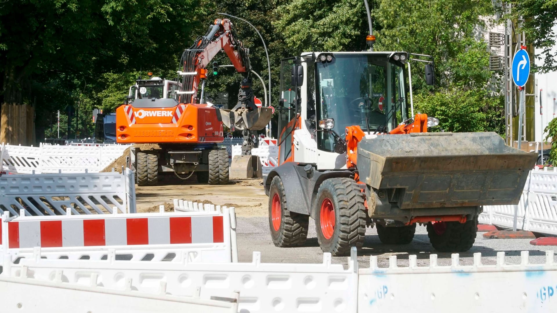 Bauarbeiten auf der Elbchaussee: Die Sperrungen gelten Monate. Bauarbeiten auf der Elbchaussee: Die Sperrungen gelten Monate.